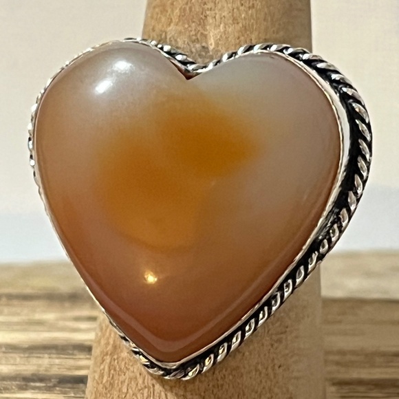 SILVER PLATED STAMPED 925 CARNELIAN GEMSTONE HEART RING SIZE 9 - Picture 1 of 9
